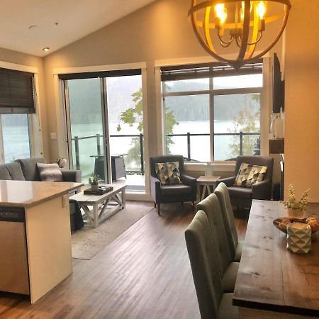Sandy Feet Retreat Port Renfrew- Oceanfront 2Br Modern Cottage Εξωτερικό φωτογραφία