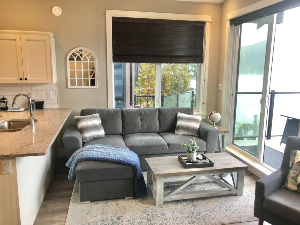 Sandy Feet Retreat Port Renfrew- Oceanfront 2Br Modern Cottage Εξωτερικό φωτογραφία