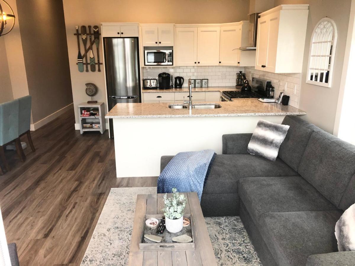 Sandy Feet Retreat Port Renfrew- Oceanfront 2Br Modern Cottage Εξωτερικό φωτογραφία