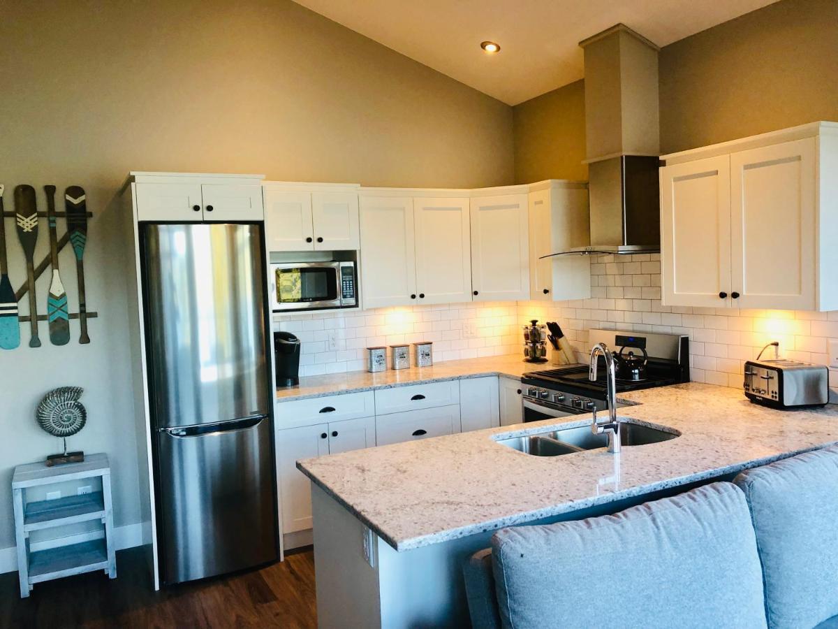 Sandy Feet Retreat Port Renfrew- Oceanfront 2Br Modern Cottage Εξωτερικό φωτογραφία